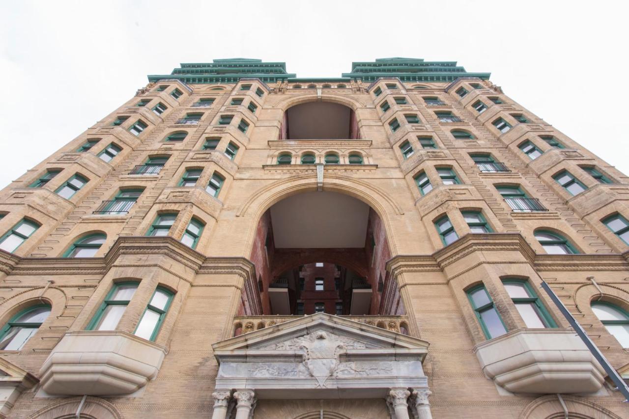 The Historic Divine Lorraine Apartments Philadelphia Bagian luar foto